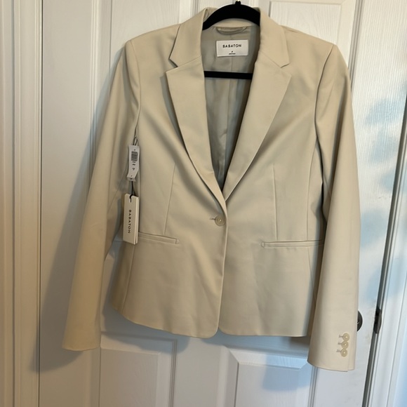 ♠️NEW with tag-Babaton Blazer ♠️ - Picture 8 of 12